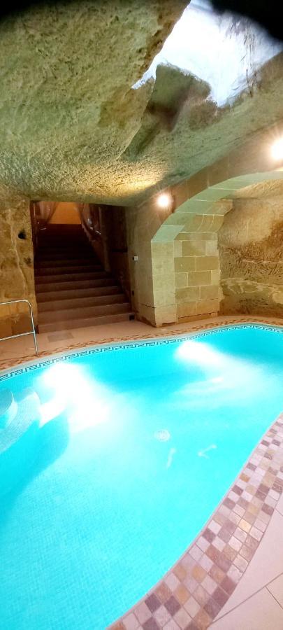 Ta Majsi Farmhouse With Indoor Heated Pool San Lawrenz Екстериор снимка