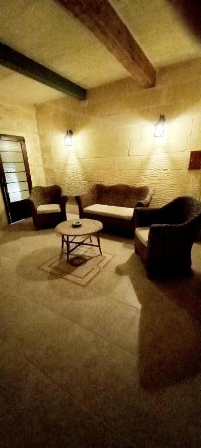 Ta Majsi Farmhouse With Indoor Heated Pool San Lawrenz Екстериор снимка