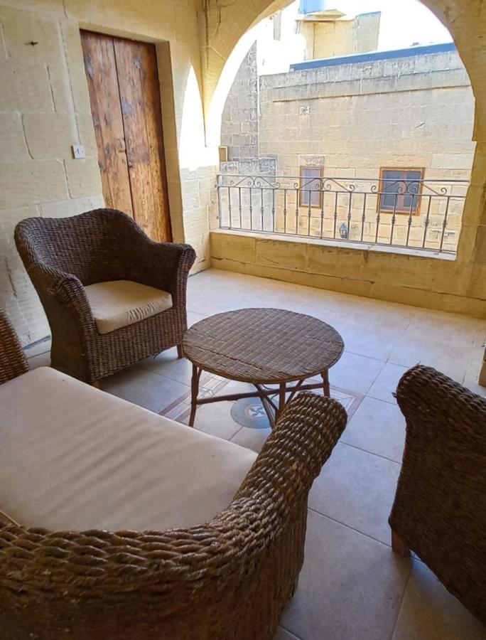 Ta Majsi Farmhouse With Indoor Heated Pool San Lawrenz Екстериор снимка