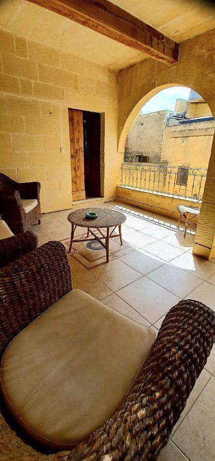 Ta Majsi Farmhouse With Indoor Heated Pool San Lawrenz Екстериор снимка