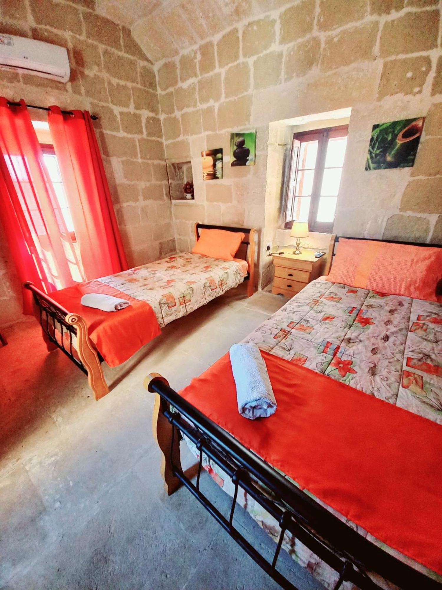 Ta Majsi Farmhouse With Indoor Heated Pool San Lawrenz Екстериор снимка
