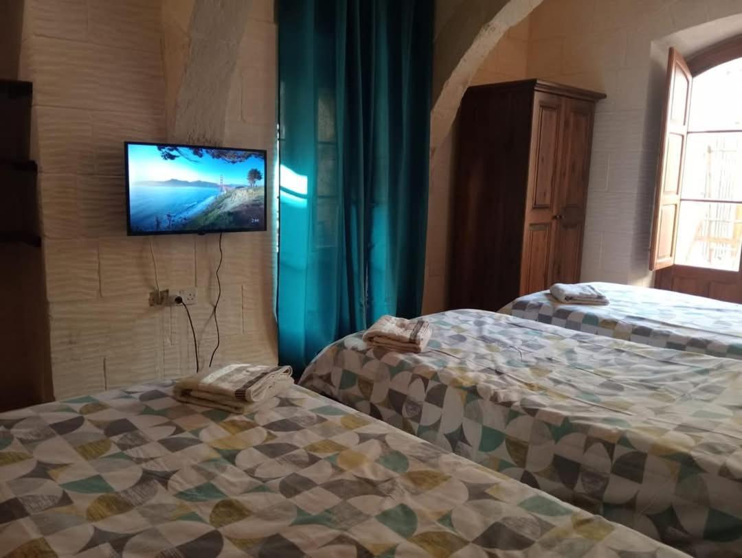 Ta Majsi Farmhouse With Indoor Heated Pool San Lawrenz Екстериор снимка