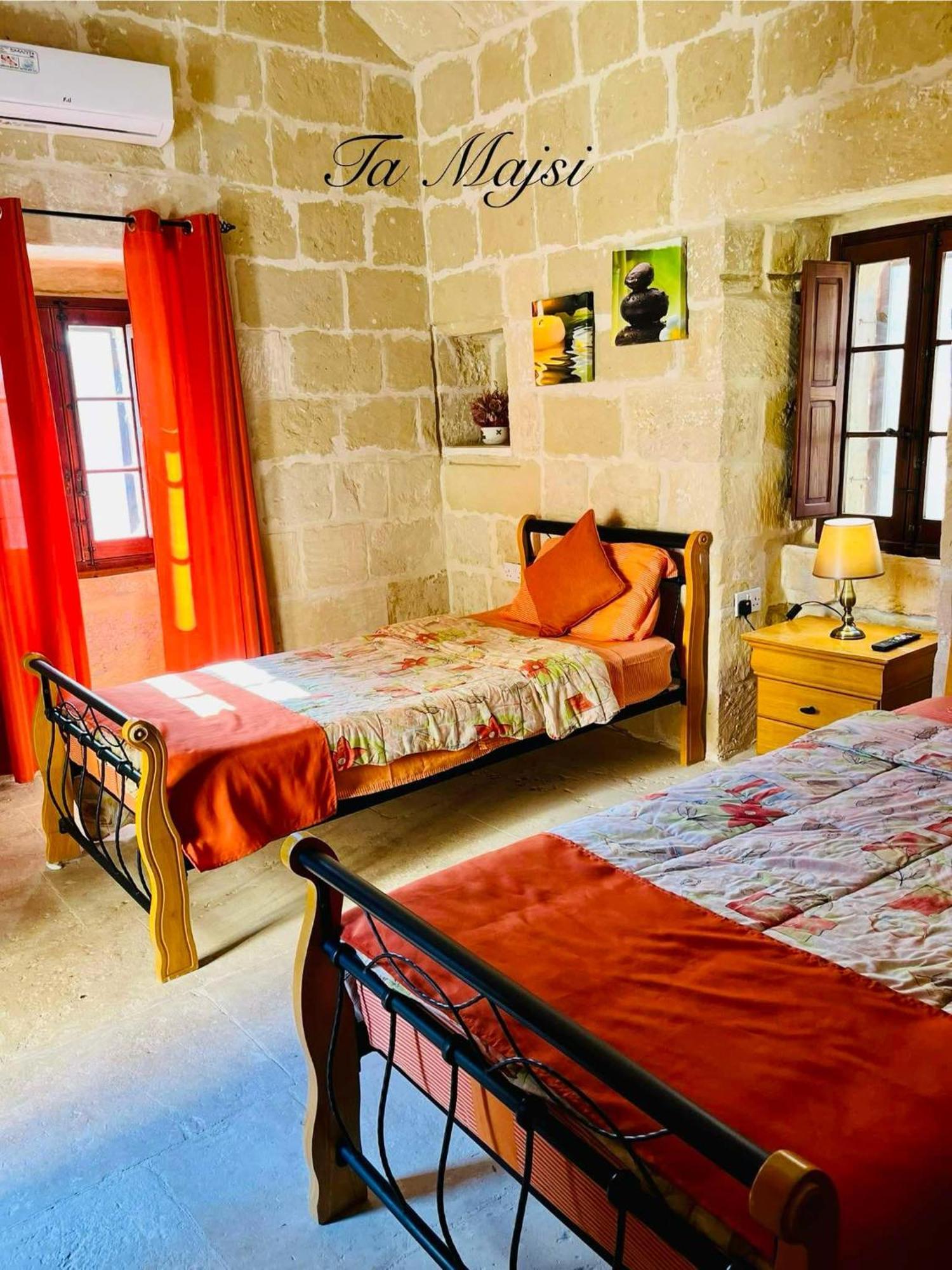 Ta Majsi Farmhouse With Indoor Heated Pool San Lawrenz Екстериор снимка