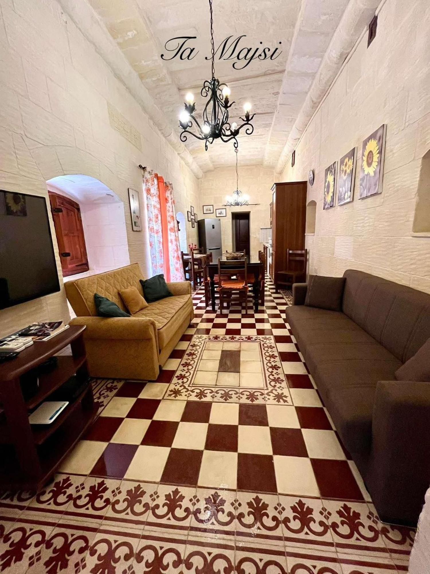 Ta Majsi Farmhouse With Indoor Heated Pool San Lawrenz Екстериор снимка